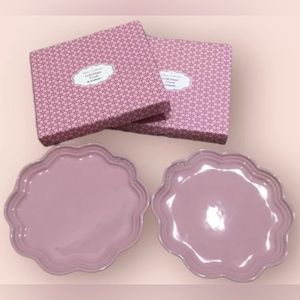 Le Creuset Frill Plate Set of 2 (Satin Pink)